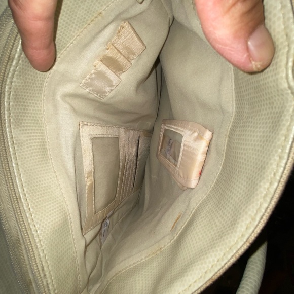 Leslie Fay Accessories Embroidered flowers - Picture 5 of 6